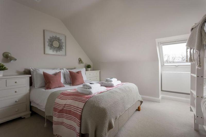 Holiday home Stone Barn, Contemporary Barn Conversion *
