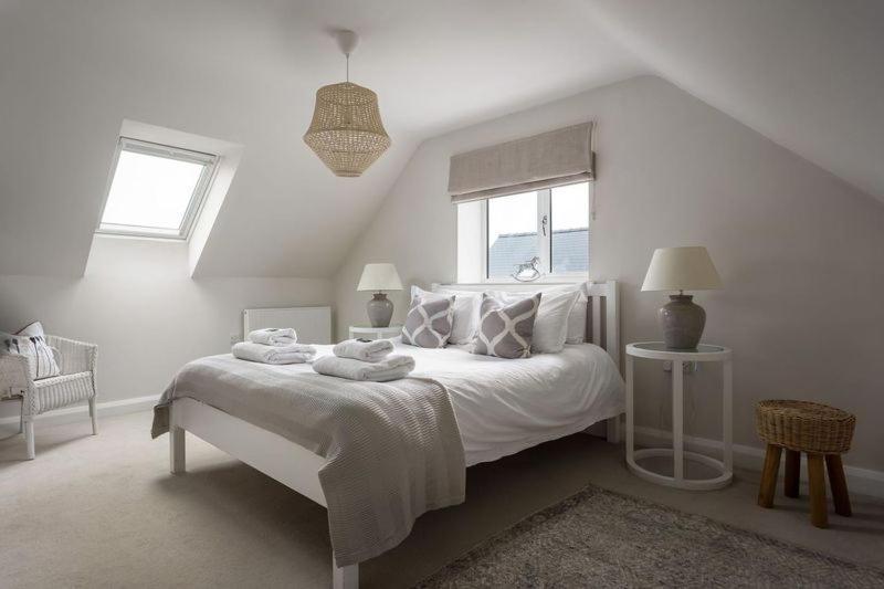 Holiday home Stone Barn, Contemporary Barn Conversion